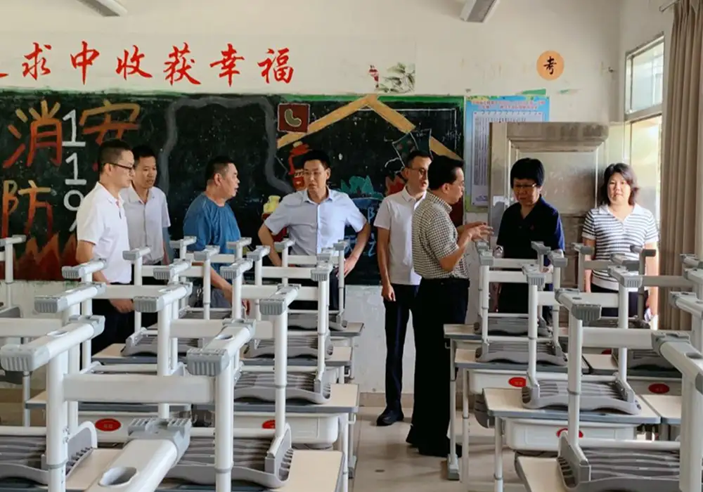 Mr Daniel Chiu Donates 200,000 Yuan in Scholarships to Underprivileged Students in Wangcungang Village, Guangdong